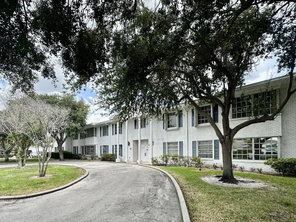 2171 NE 66th Street Fort Lauderdale FL 33308