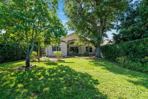 125 Saratoga Boulevard E Royal Palm Beach FL 33411