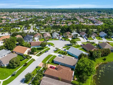 125 Saratoga Boulevard E Royal Palm Beach FL 33411