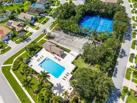 125 Saratoga Boulevard E Royal Palm Beach FL 33411