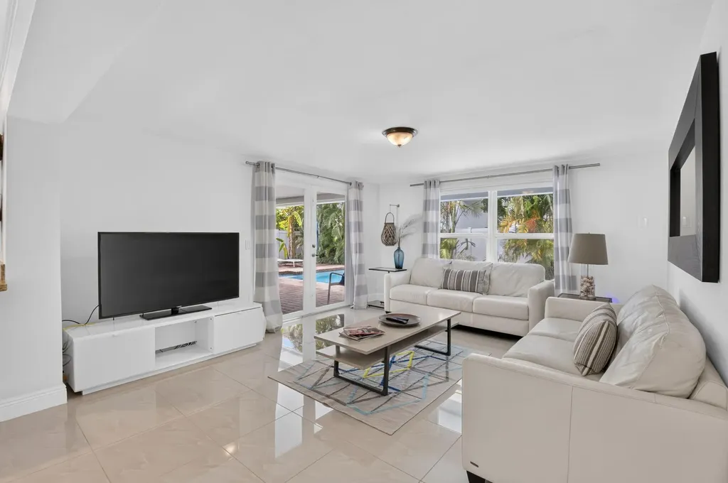 700 NE 70th Street Boca Raton FL 33487