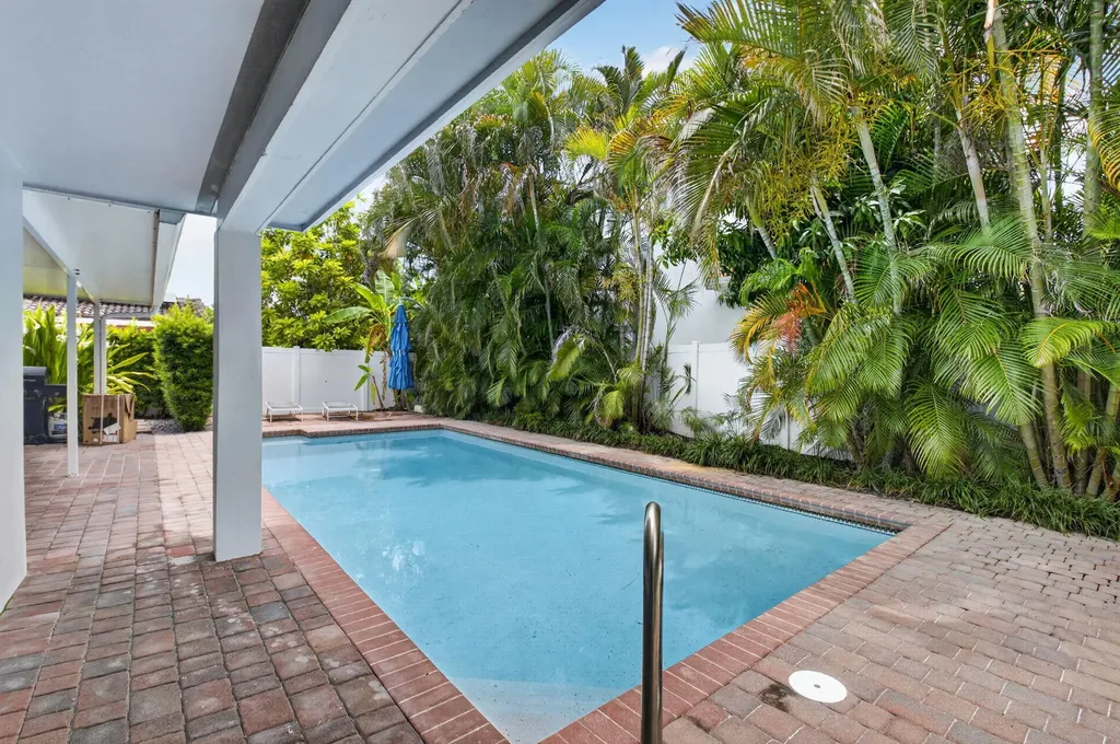 700 NE 70th Street Boca Raton FL 33487