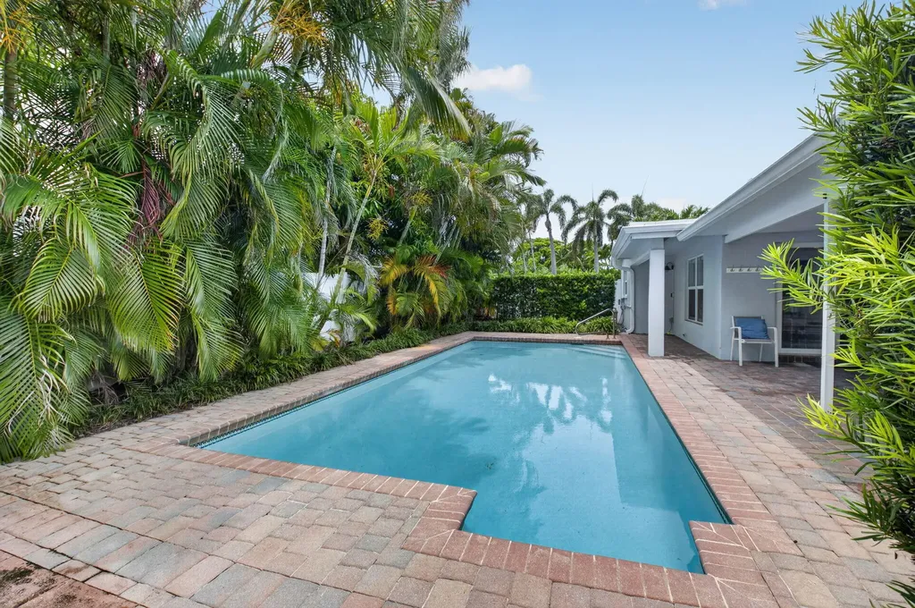 700 NE 70th Street Boca Raton FL 33487