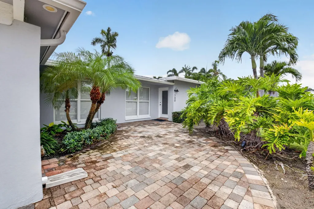700 NE 70th Street Boca Raton FL 33487