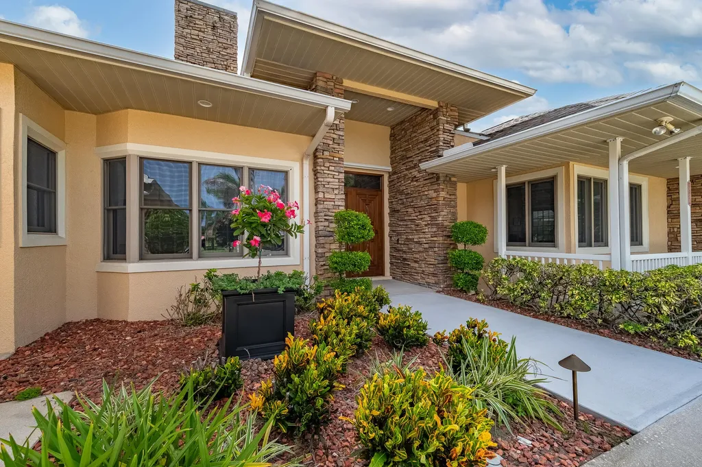 3706 Secluded Oak Court Melbourne FL 32934