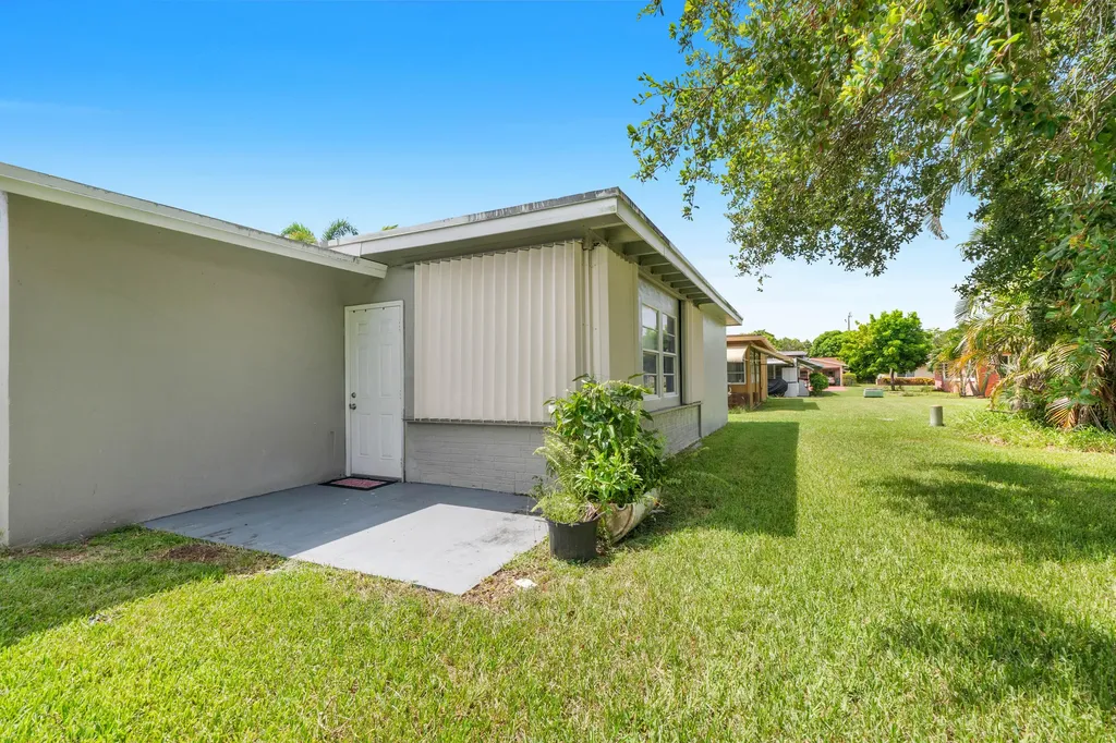 5711 NW 65th Way Tamarac FL 33321