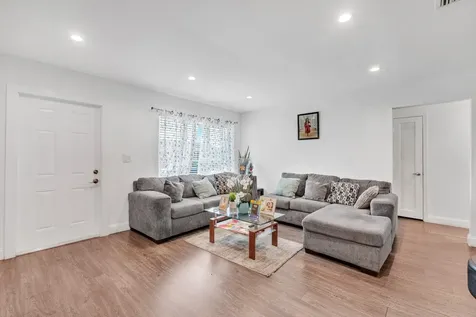 5711 NW 65th Way Tamarac FL 33321