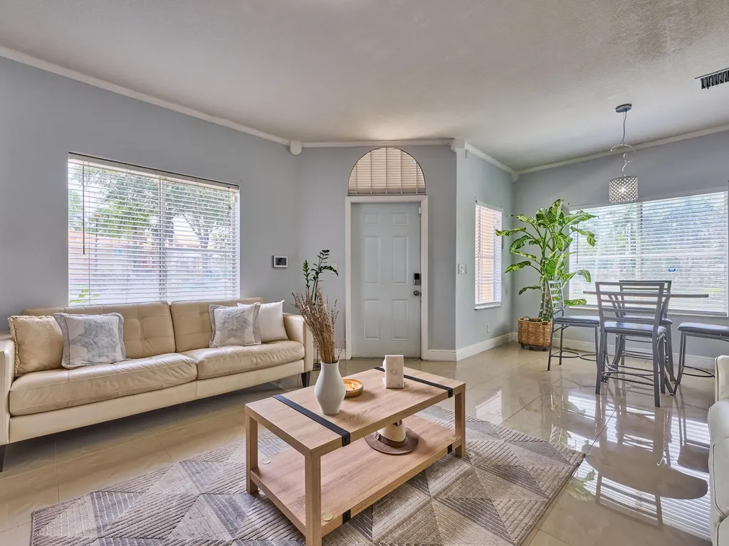 101 S Santa Catalina Circle North Lauderdale FL 33068