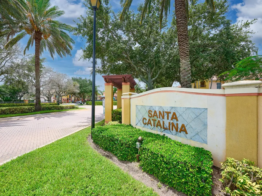 101 S Santa Catalina Circle North Lauderdale FL 33068