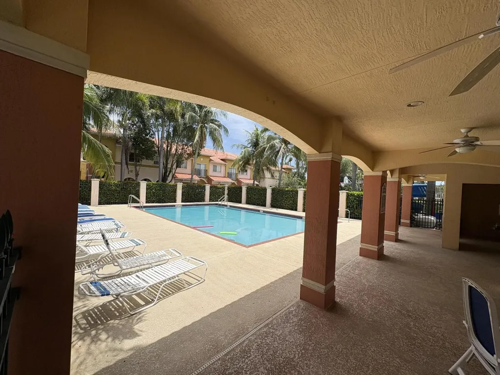 101 S Santa Catalina Circle North Lauderdale FL 33068