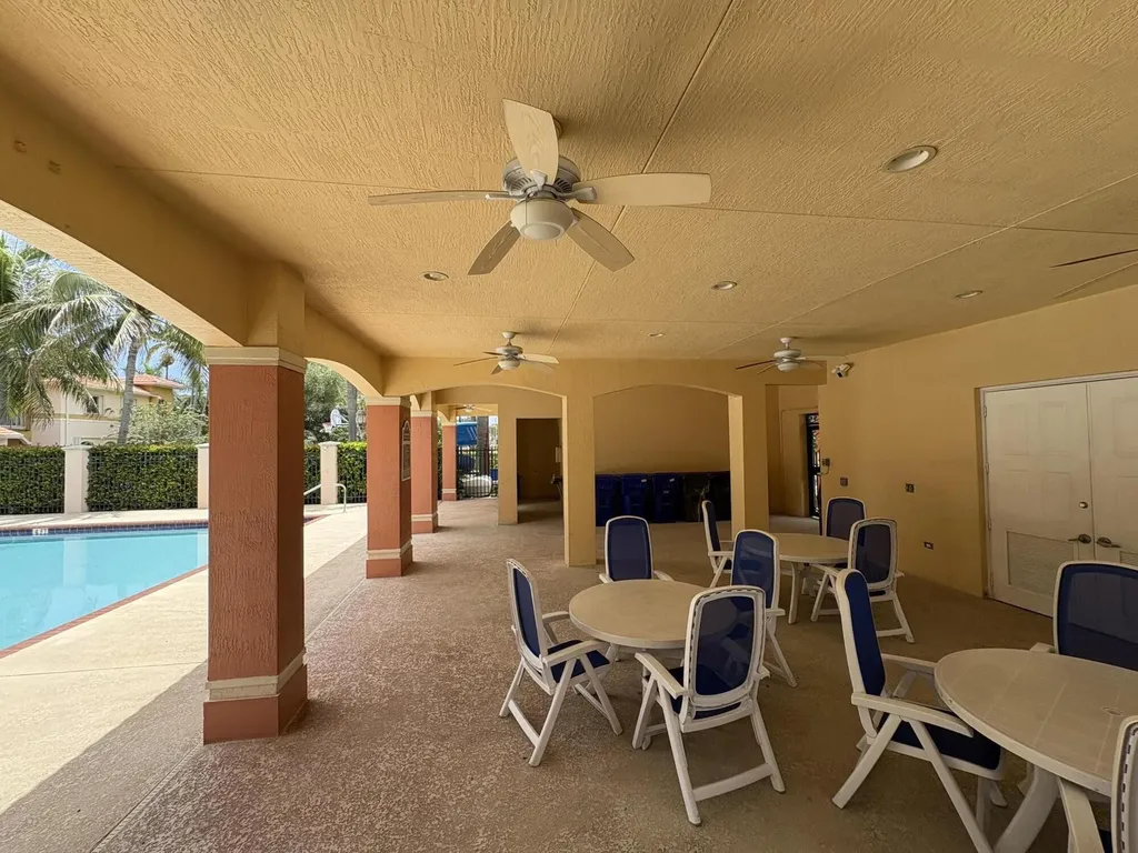 101 S Santa Catalina Circle North Lauderdale FL 33068