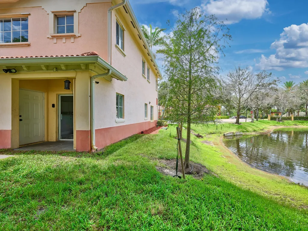 101 S Santa Catalina Circle North Lauderdale FL 33068