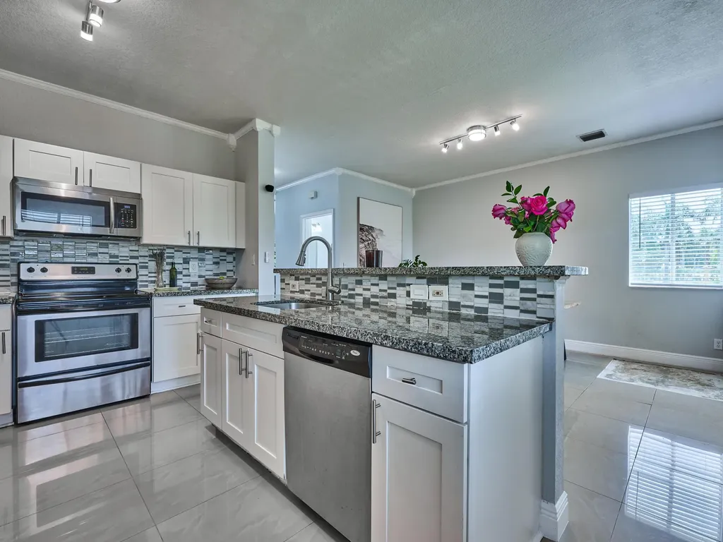 101 S Santa Catalina Circle North Lauderdale FL 33068