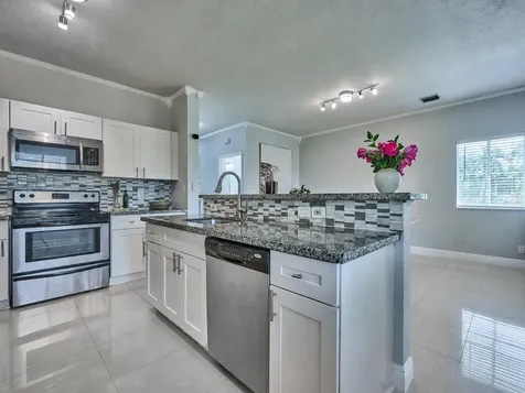101 S Santa Catalina Circle North Lauderdale FL 33068