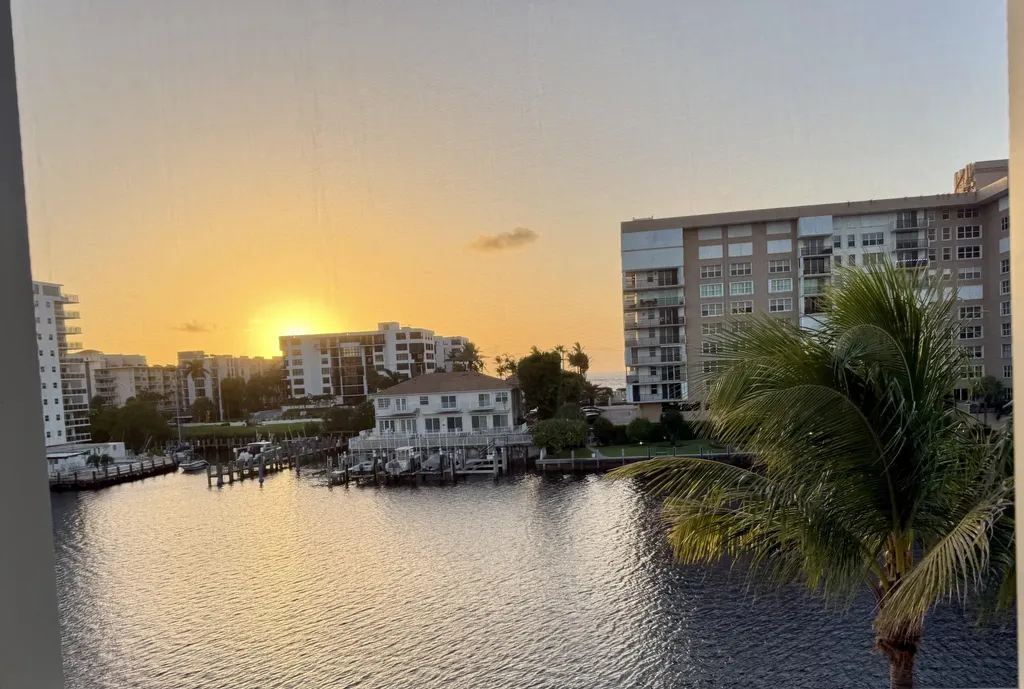 3180 NE 48th Court Lighthouse Point FL 33064