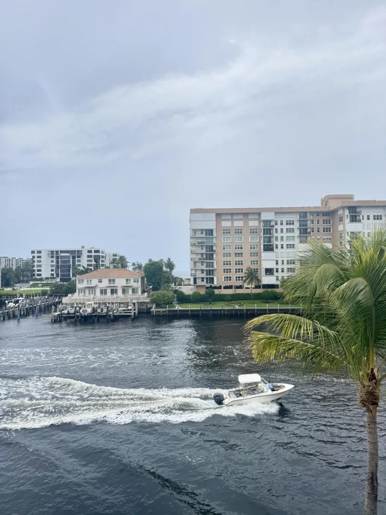 3180 NE 48th Court Lighthouse Point FL 33064