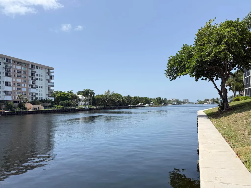 3180 NE 48th Court Lighthouse Point FL 33064