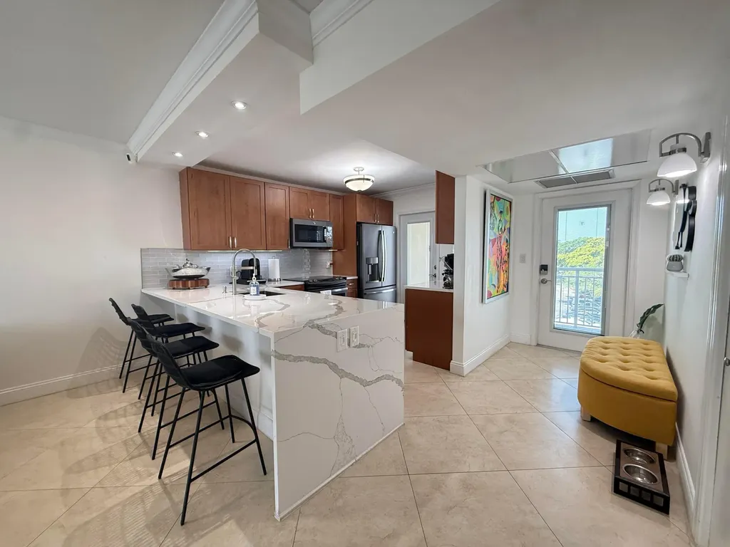 3180 NE 48th Court Lighthouse Point FL 33064