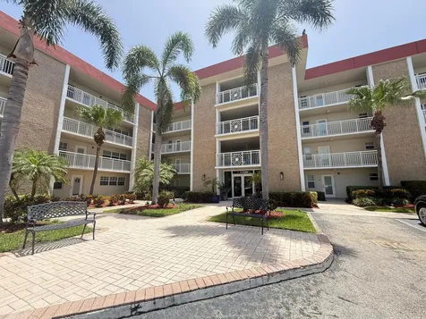 3180 NE 48th Court Lighthouse Point FL 33064