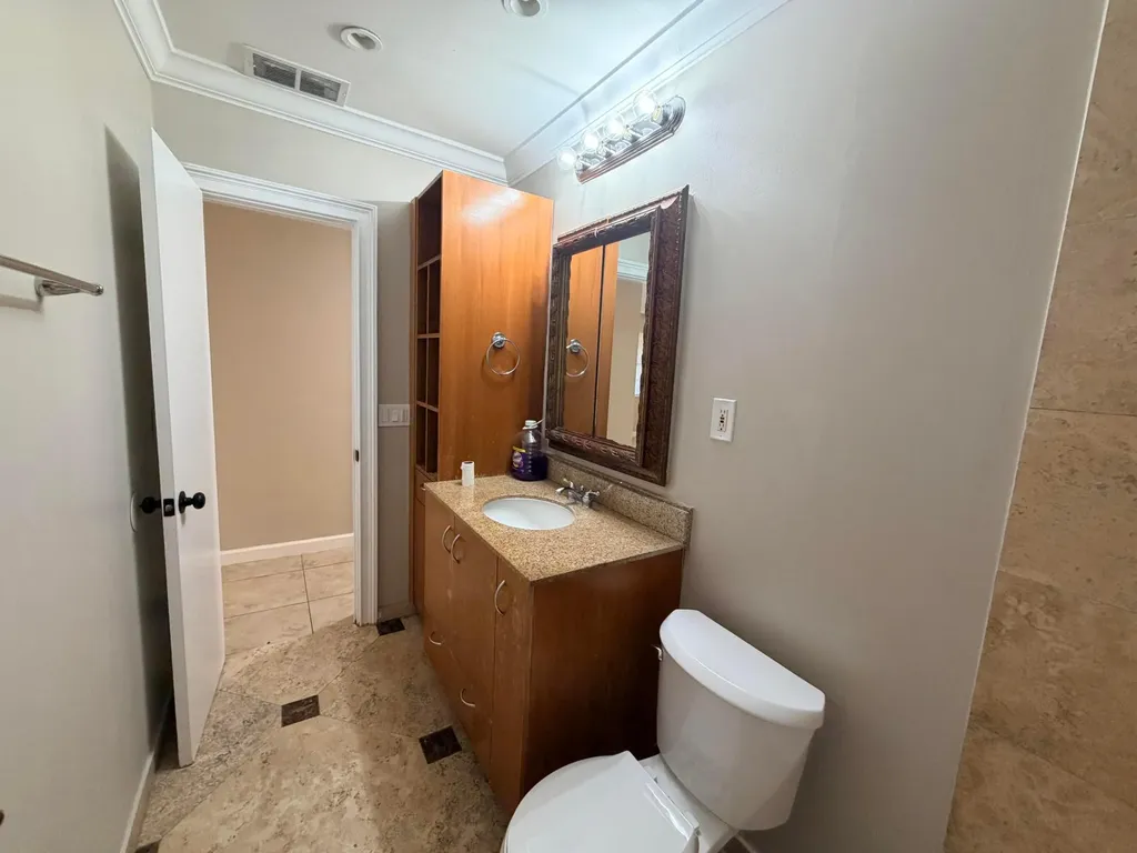 121 N 12th Street Lantana FL 33462