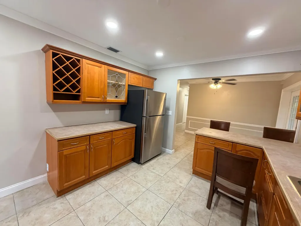 121 N 12th Street Lantana FL 33462