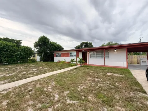 121 N 12th Street Lantana FL 33462
