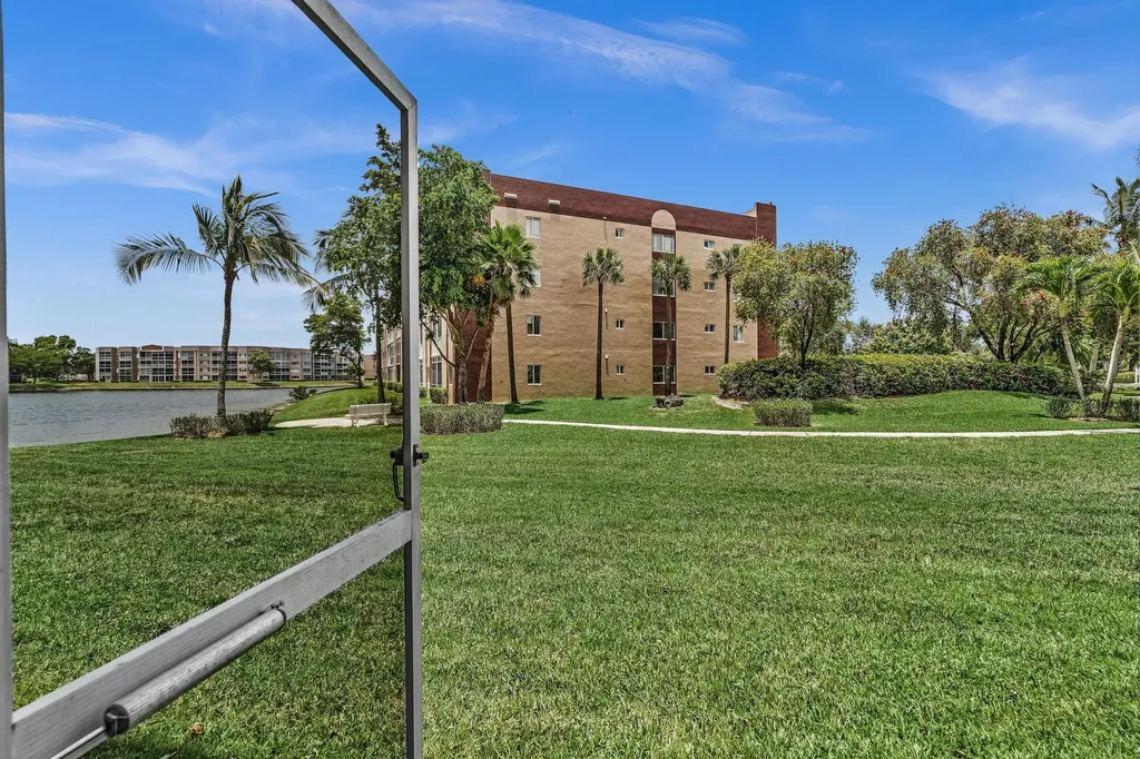7647 Southampton Terrace Tamarac FL 33321