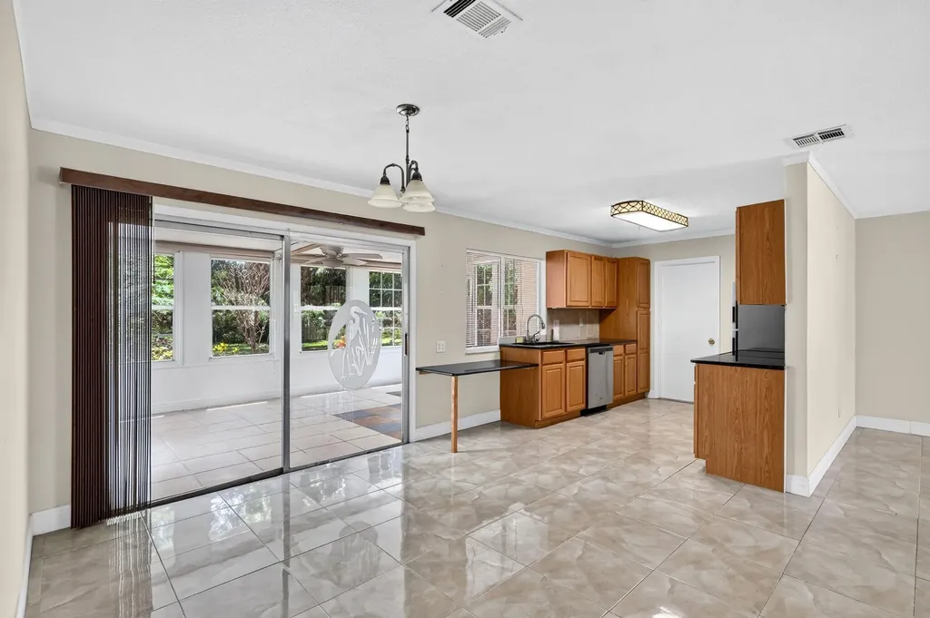1334 SE Vestridge Lane Port St Lucie FL 34952