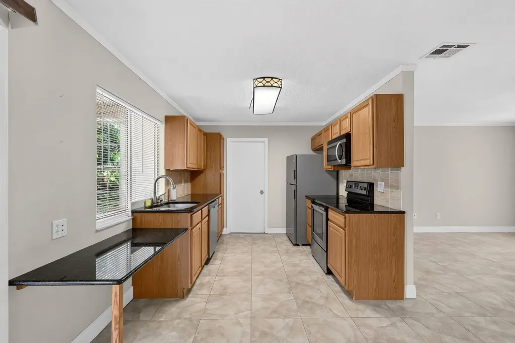 1334 SE Vestridge Lane Port St Lucie FL 34952