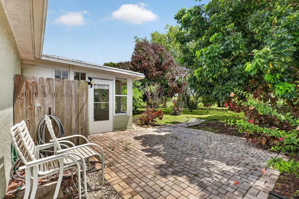 1334 SE Vestridge Lane Port St Lucie FL 34952