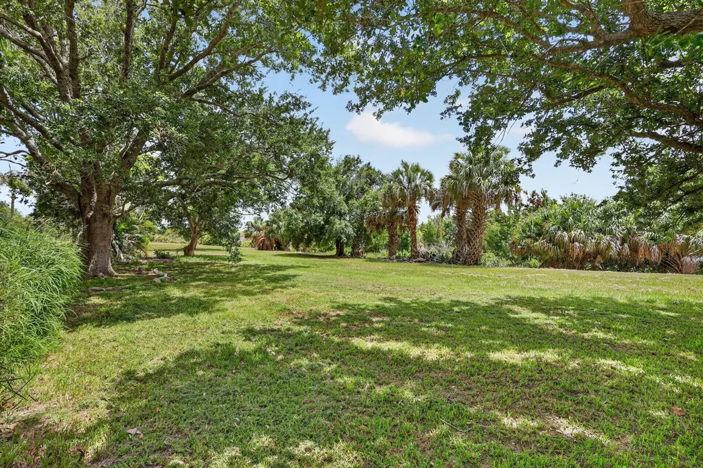 1334 SE Vestridge Lane Port St Lucie FL 34952