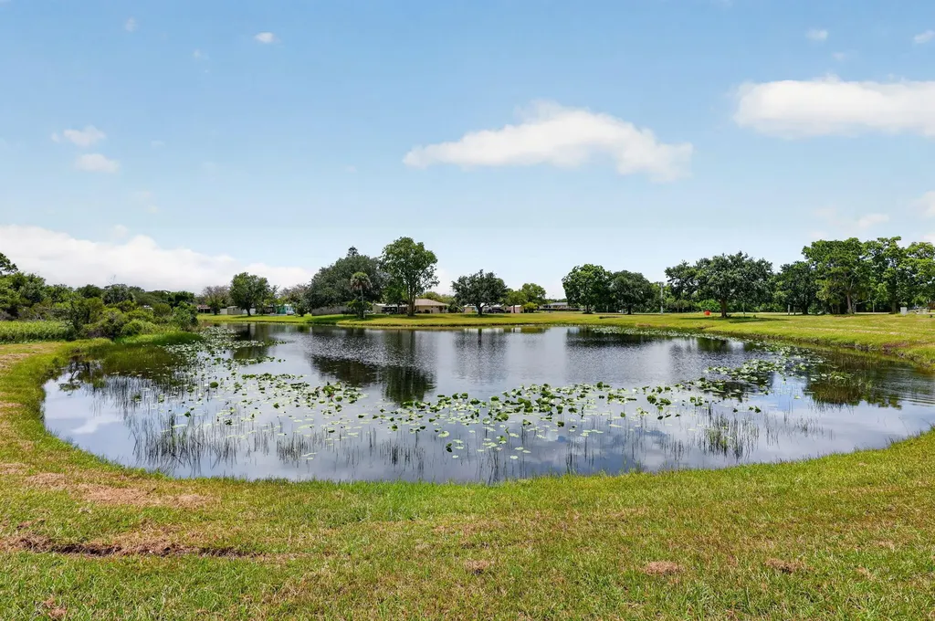 1334 SE Vestridge Lane Port St Lucie FL 34952