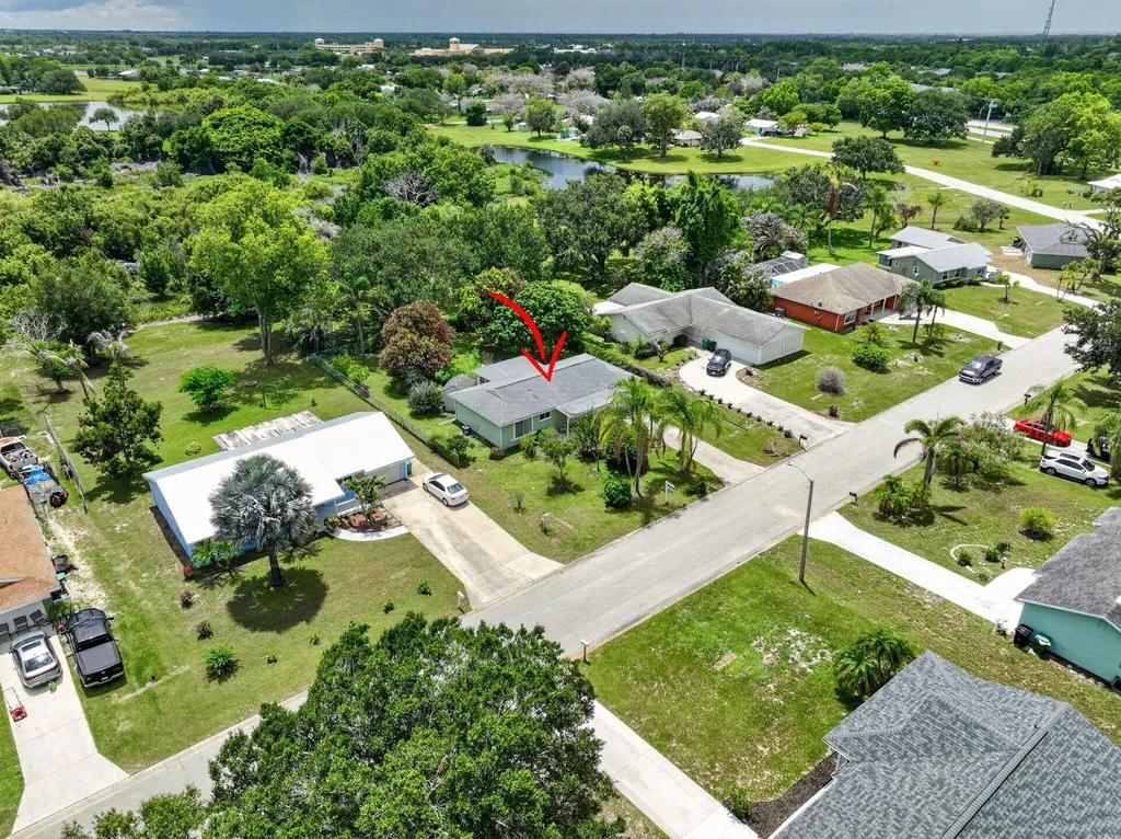 1334 SE Vestridge Lane Port St Lucie FL 34952