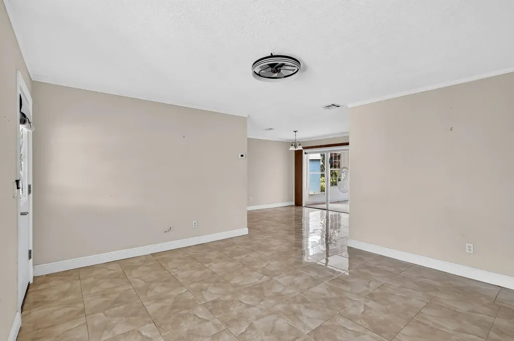 1334 SE Vestridge Lane Port St Lucie FL 34952