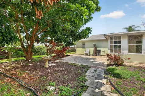 1334 SE Vestridge Lane Port St Lucie FL 34952