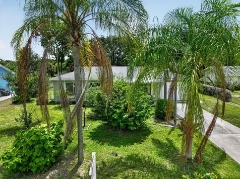 1334 SE Vestridge Lane Port St Lucie FL 34952