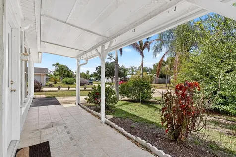 1334 SE Vestridge Lane Port St Lucie FL 34952