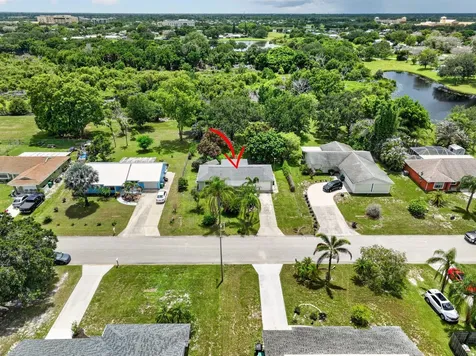 1334 SE Vestridge Lane Port St Lucie FL 34952