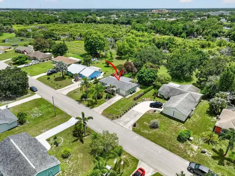 1334 SE Vestridge Lane Port St Lucie FL 34952