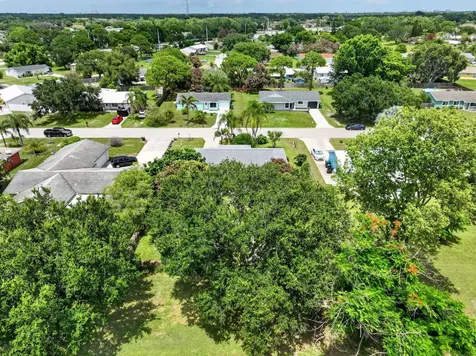 1334 SE Vestridge Lane Port St Lucie FL 34952