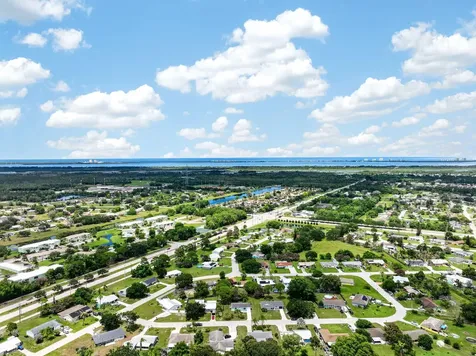 1334 SE Vestridge Lane Port St Lucie FL 34952