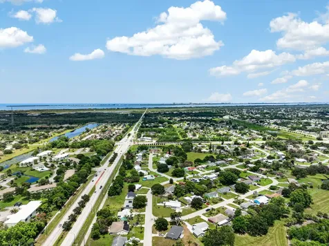 1334 SE Vestridge Lane Port St Lucie FL 34952