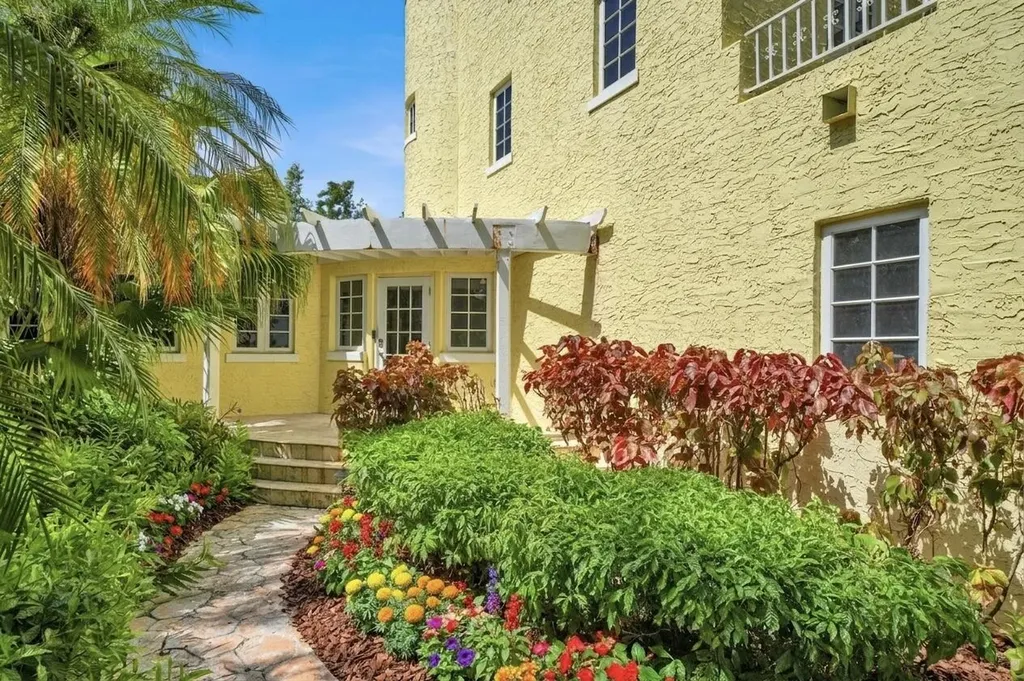 1201 N Swinton Avenue Delray Beach FL 33444