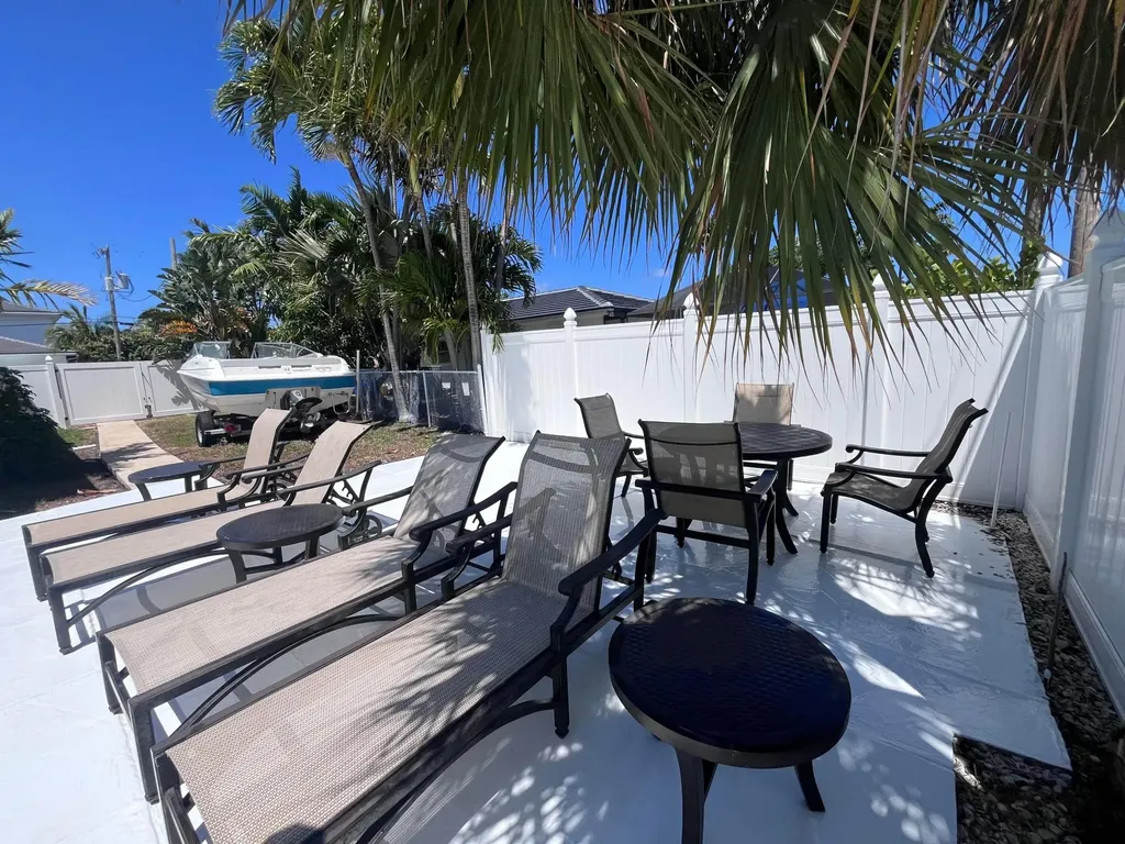 1061 Bimini Lane West Palm Beach FL 33404