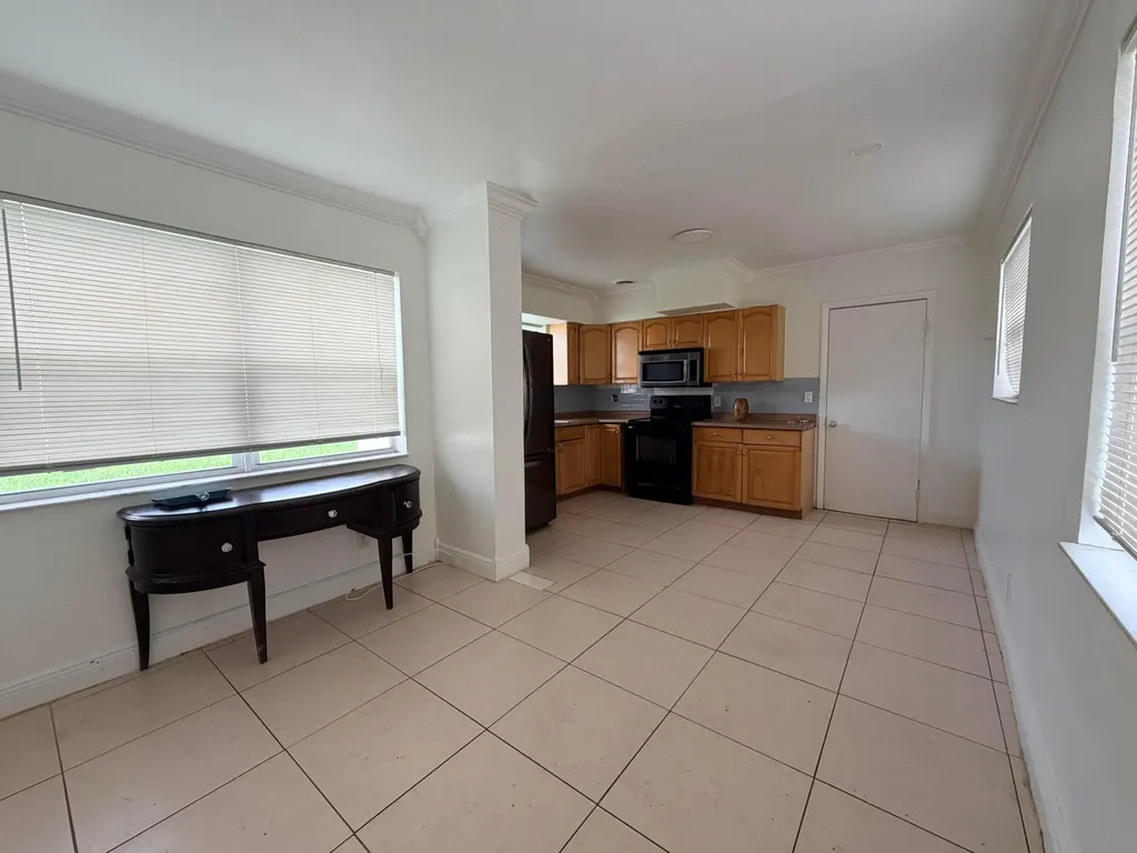 2438 Thomas Street Hollywood FL 33020