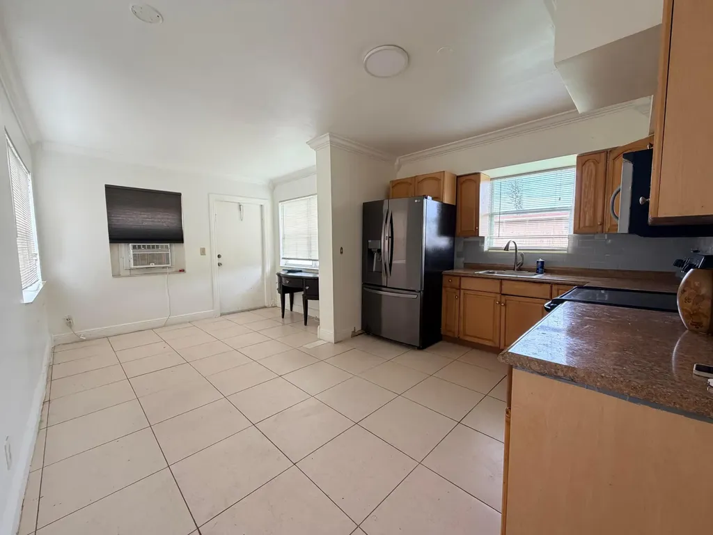 2438 Thomas Street Hollywood FL 33020