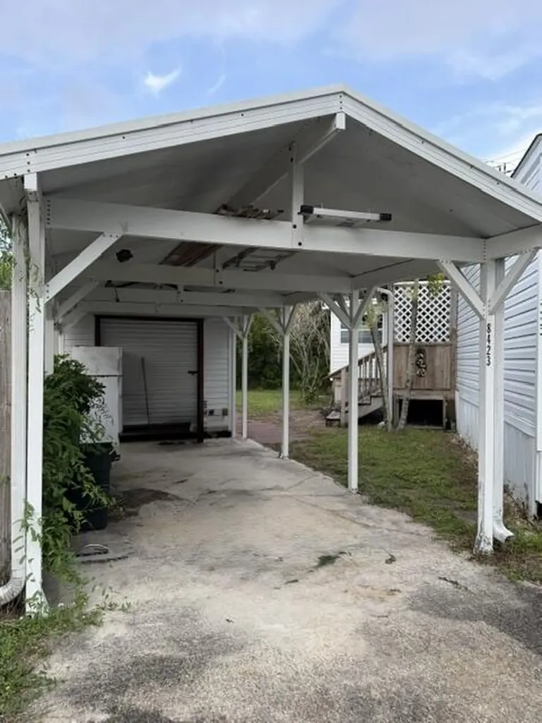 8423 SE Sandy Lane Hobe Sound FL 33455