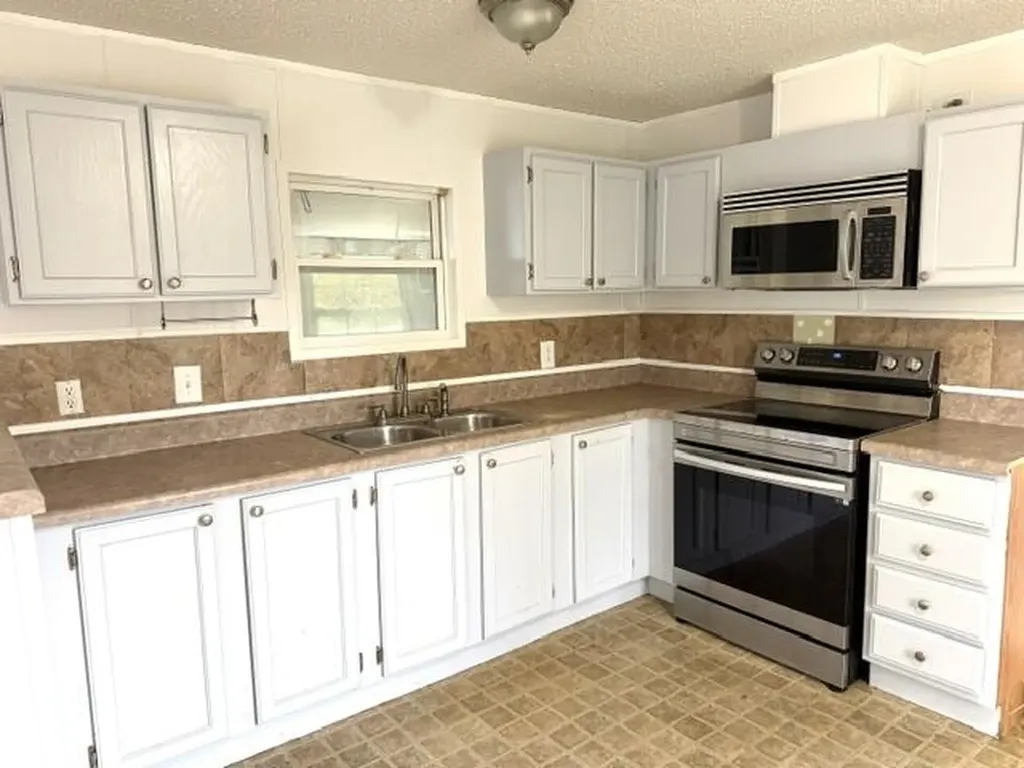 8423 SE Sandy Lane Hobe Sound FL 33455
