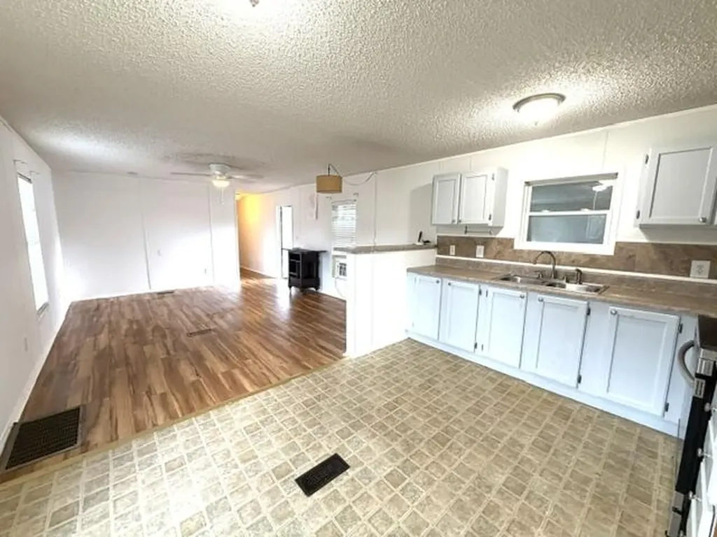 8423 SE Sandy Lane Hobe Sound FL 33455