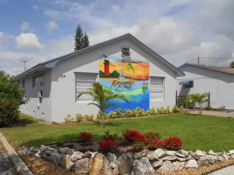910 E Coast Avenue Lantana FL 33462